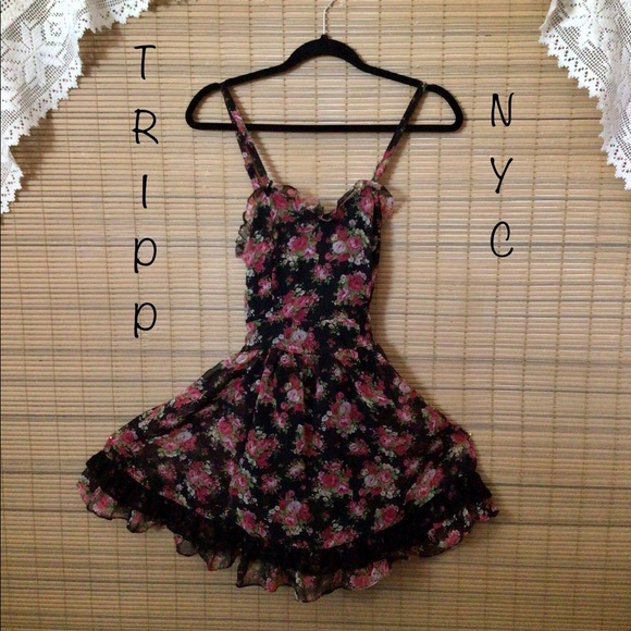 Tripp nyc Dresses & Skirts - 🥀TRIPP NWT dress back tie/zipper ruffles straps
